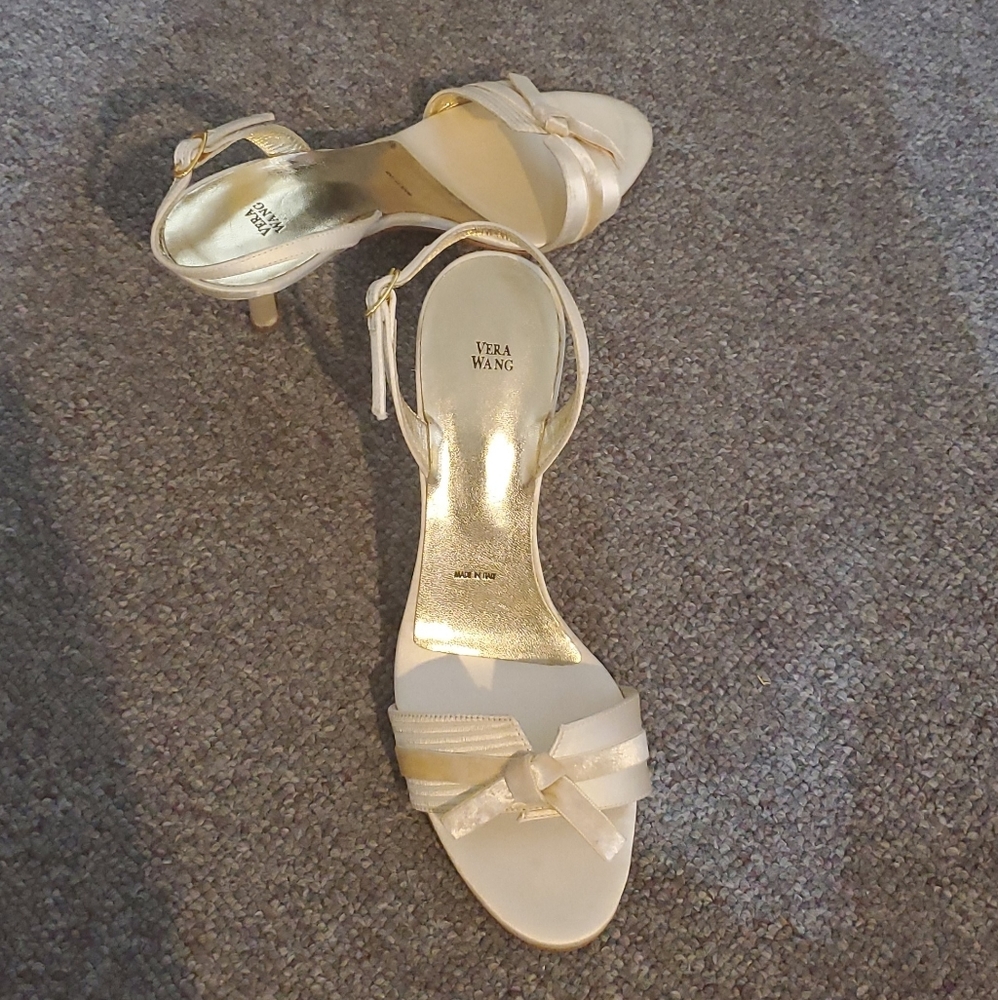 Vera Wang Sling Back Satin & Suede Bow Heels